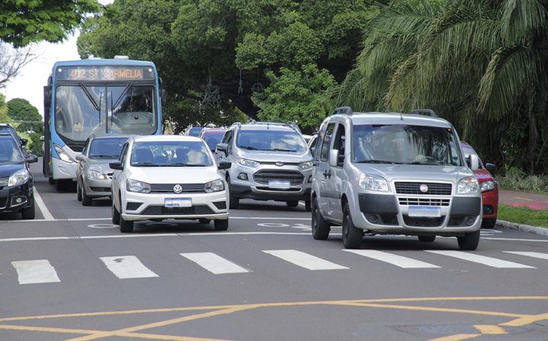 veiculos-no-transito-foto-rachid-waqued-5