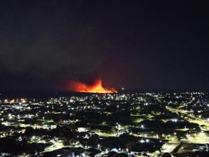 FORÇA-TAREFA CONTROLA INCÊNDIO DE GRANDES PROPORÇÕES EM BELA VISTA