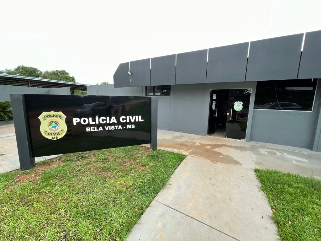 MORADORA DE BELA VISTA É AUTUADA POR MAUS-TRATOS APÓS VÍDEO DE CACHORRO ATACANDO GATO