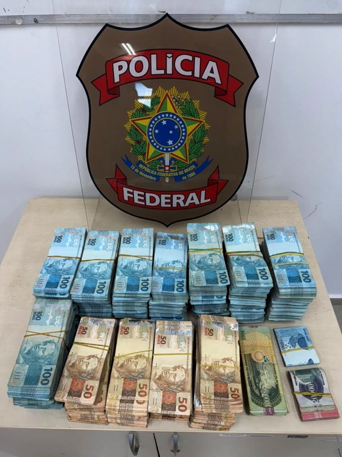 PF APREENDE R$ 800 MIL E PRENDE FUNCIONÁRIA DE UNIVERSIDADE PARAGUAIA EM PONTA PORÃ