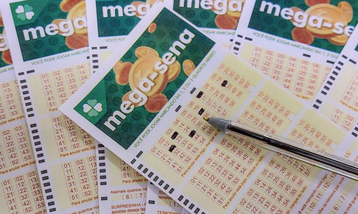 MEGA-SENA NÃO TEM GANHADOR; PRÊMIO ACUMULA PARA R$ 305 MILHÕES