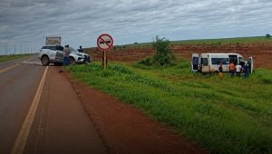 VAN QUE TRANSPORTAVA PACIENTES DE BELA VISTA SOFRE ACIDENTE NA BR-060 DURANTE RETORNO DE CAMPO GRANDE